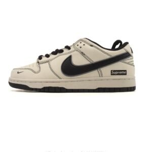 Supreme X Nike SB Dunk Black